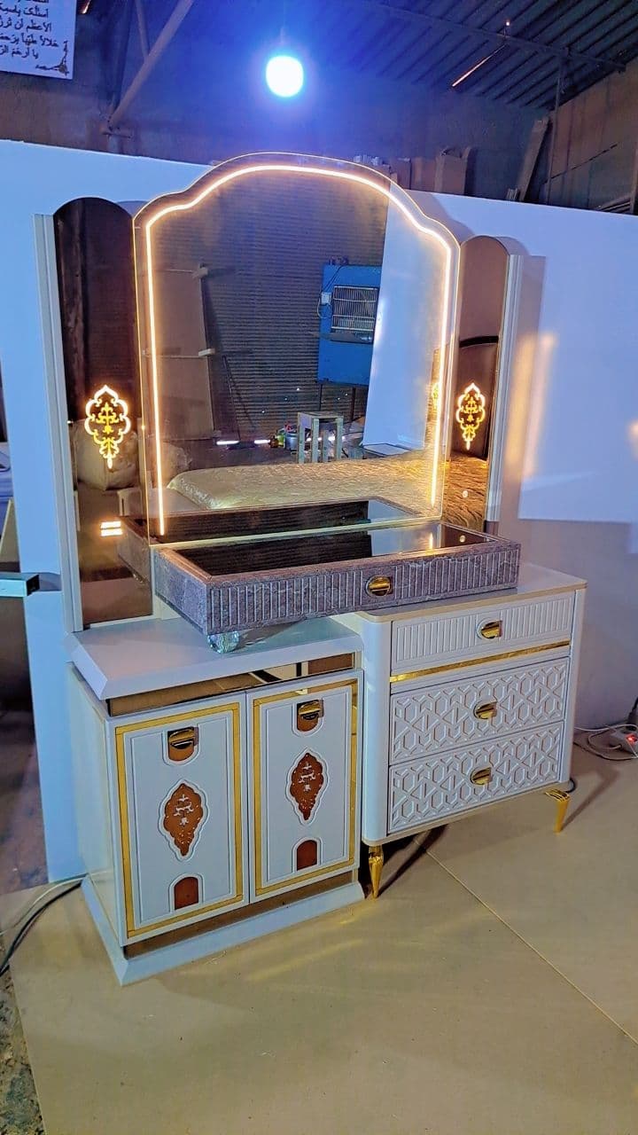سرویس خواب دو نفره عروس طرح کویین مبلمان فرنا مدل 1140792 — تصویر ۲