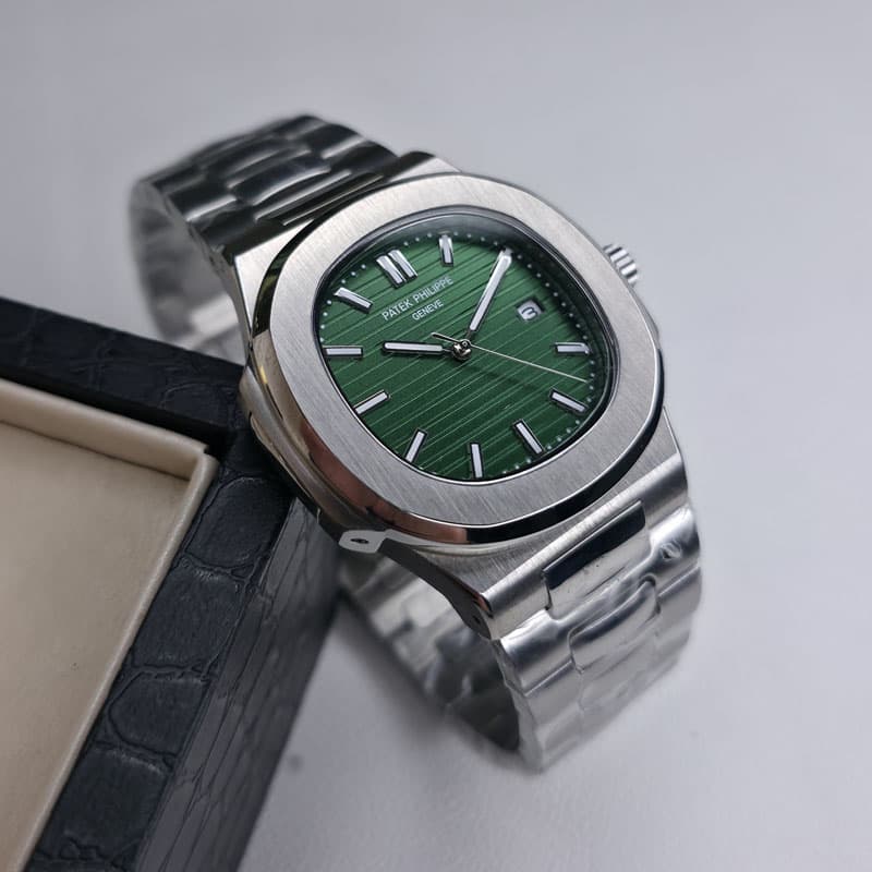 ساعت مچی مردانه پتک فیلیپ موتور ژاپن مدل ناتیلوس نقره ای سبز (Patek Philippe Nautilus) — تصویر ۸
