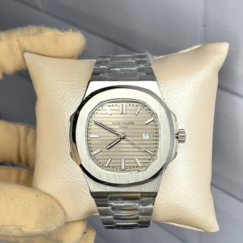 ساعت مچی مردانه پتک فیلیپ موتور ژاپن مدل ناتیلوس نقره ای خاکستری (Patek Philippe Nautilus) — تصویر ۱۲