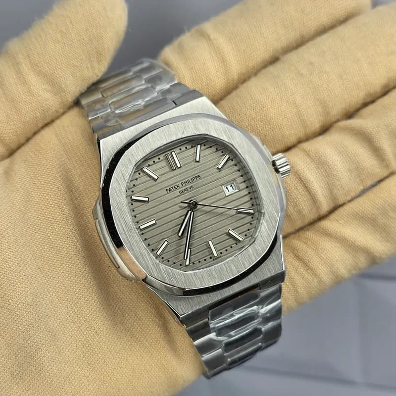 ساعت مچی مردانه پتک فیلیپ موتور ژاپن مدل ناتیلوس نقره ای خاکستری (Patek Philippe Nautilus) — تصویر ۱۰