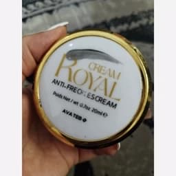 کرم ژل رویال آواطب ضد لک و جوانساز بدون صابون — تصویر ۲