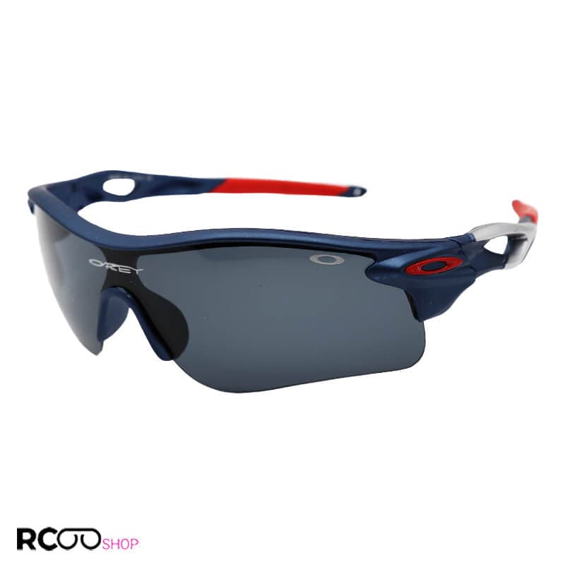 عینک ورزشی اوکلی OAKLEY نیم فریم، سرمه ای و دسته چند رنگ و لنز دودی تیره مدل 9052