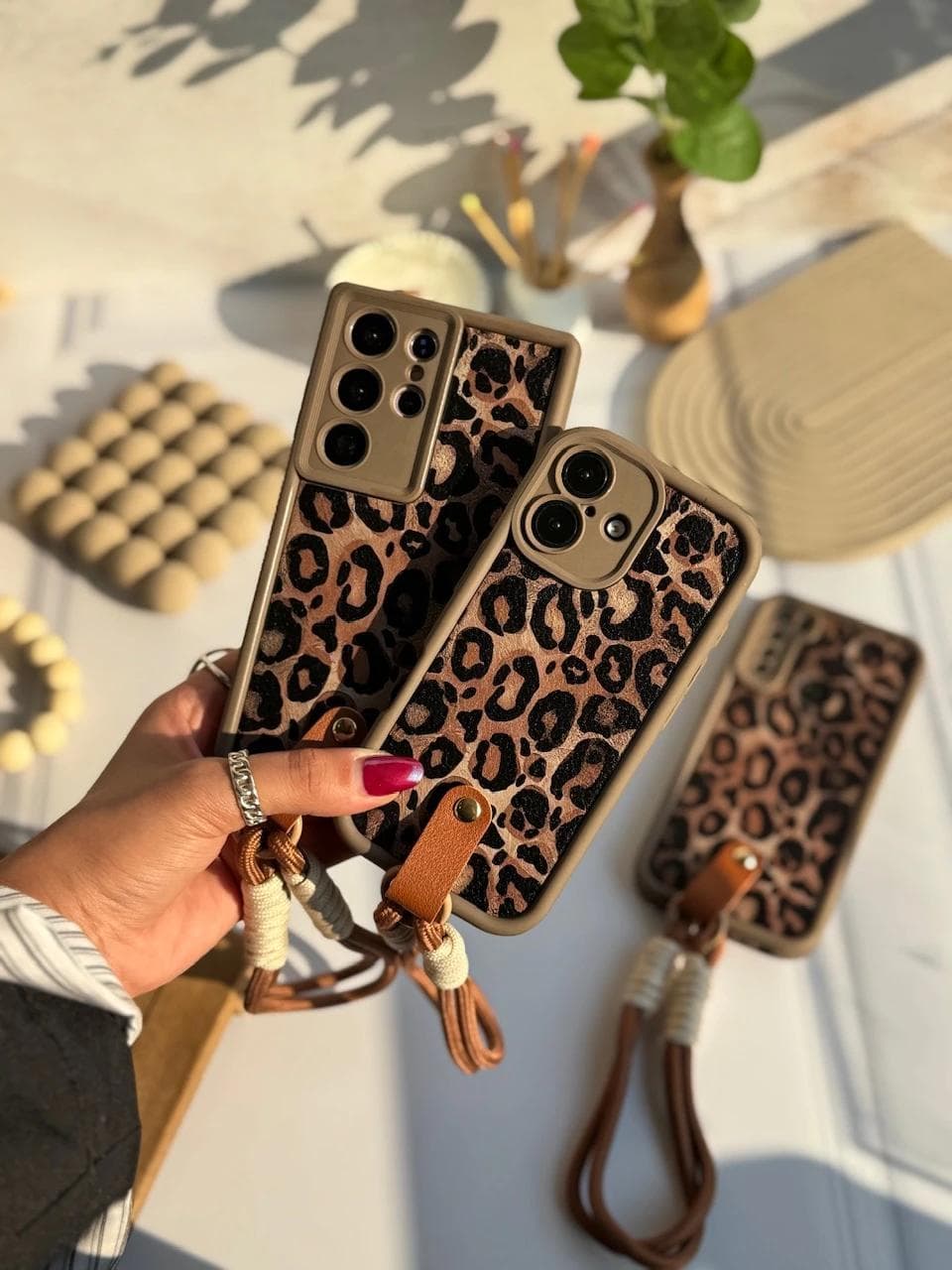 قاب پلنگی قهوه ای سالید با آویز آیفون سامسونگ شیائومی (کدC1925) مناسب برای Poco X6PRo