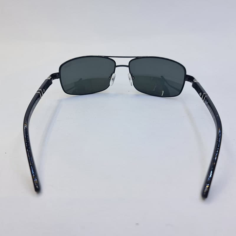 عینک آفتابی مستطیلی برند Persol با لنز شیشه و فریم مشکی مدل 2406S — تصویر ۳