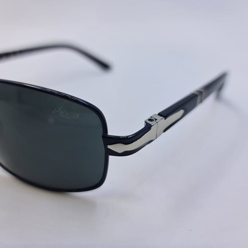 عینک آفتابی مستطیلی برند Persol با لنز شیشه و فریم مشکی مدل 2406S — تصویر ۶