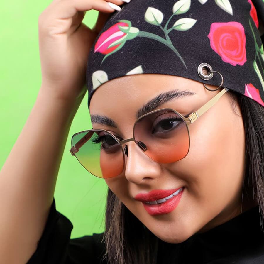 عینک آفتابی IC! BERLIN با فریم طلایی، جنس تیتانیوم، پروانه ای شکل و لنز دودی هایلایت مدل PS18027 — تصویر ۲