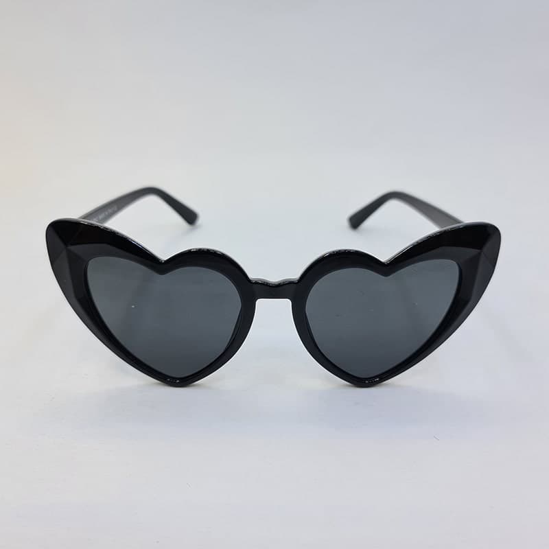 عینک آفتابی فانتزی با فریم قلبی مشکی رنگ برند Yves Saint Laurent مدل YSL01 — تصویر ۳