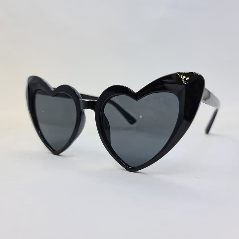 عینک آفتابی فانتزی با فریم قلبی مشکی رنگ برند Yves Saint Laurent مدل YSL01 — تصویر ۴