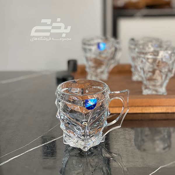 لیوان آویسا اصفهان — تصویر ۴