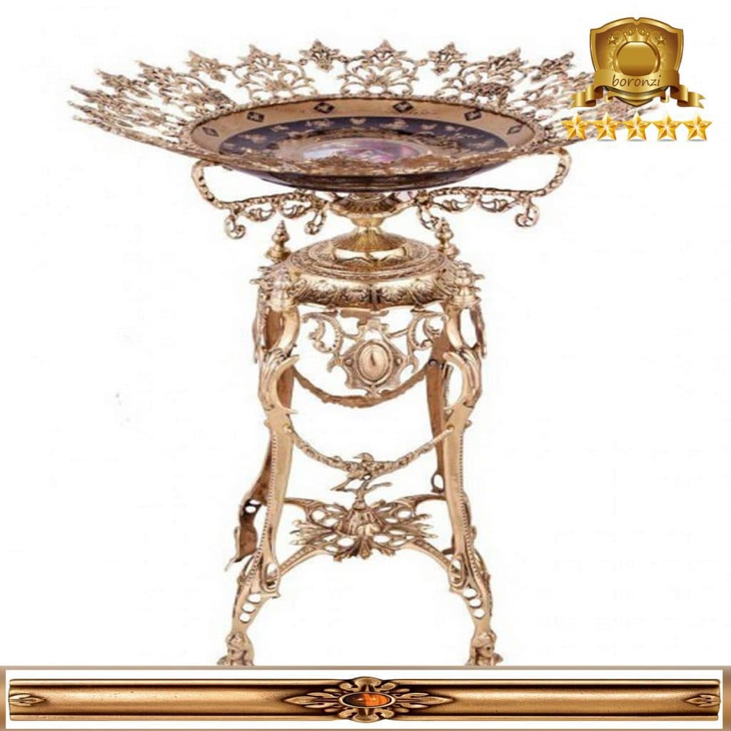 میوه خوری کنار سالنی برنز