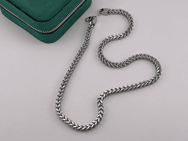 گردنبند مردانه شیک نقره ای