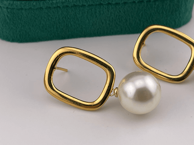 گوشواره مستطیل با آویز مروارید — تصویر ۳