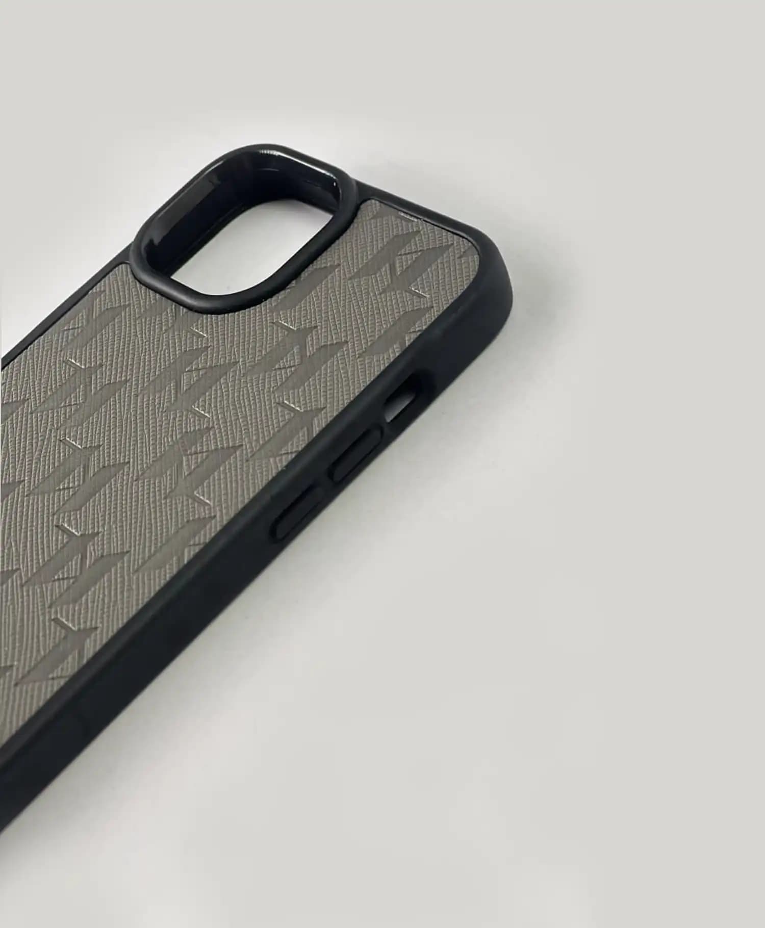 قاب برجسته کارل زنجیری گوشی موبایل آیفون Iphone 13 Pro Max — تصویر ۳