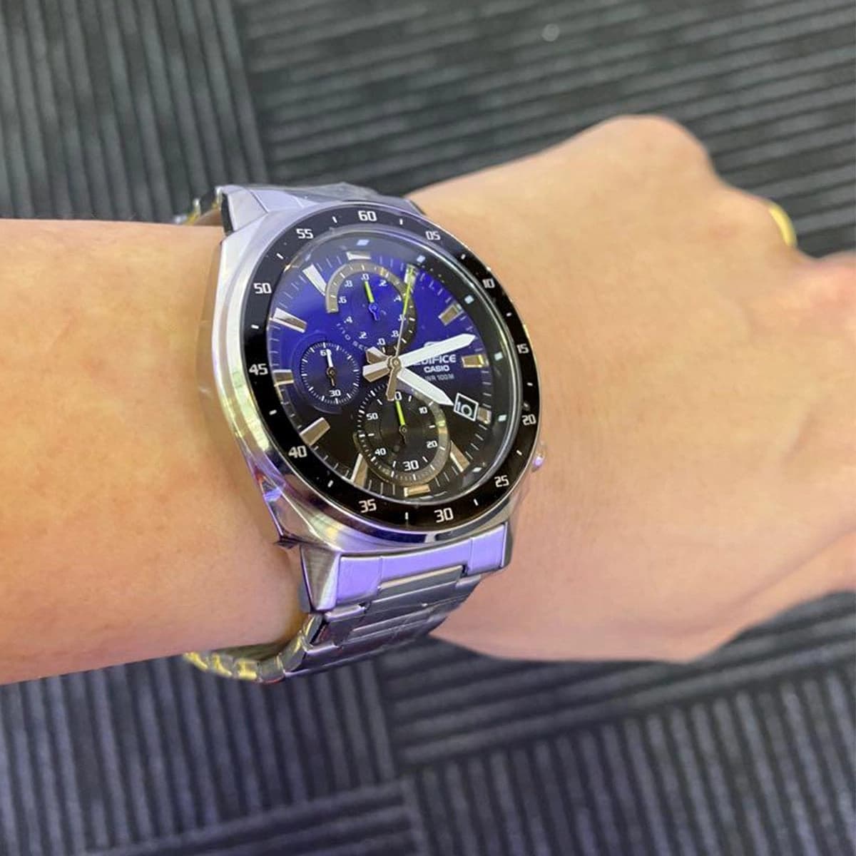 ساعت مچی مردانه کاسیو ادیفایس مدل Casio Edifice EFV-600D-2AVUDF — تصویر ۵