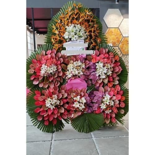 تاج گل از گل فروشی کوچه نصرت تهران t2683