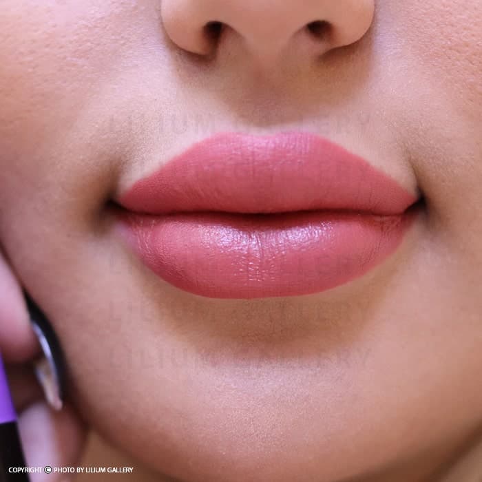 رژ لب جامد آبرسان کالیستا رنگ 22 — تصویر ۳