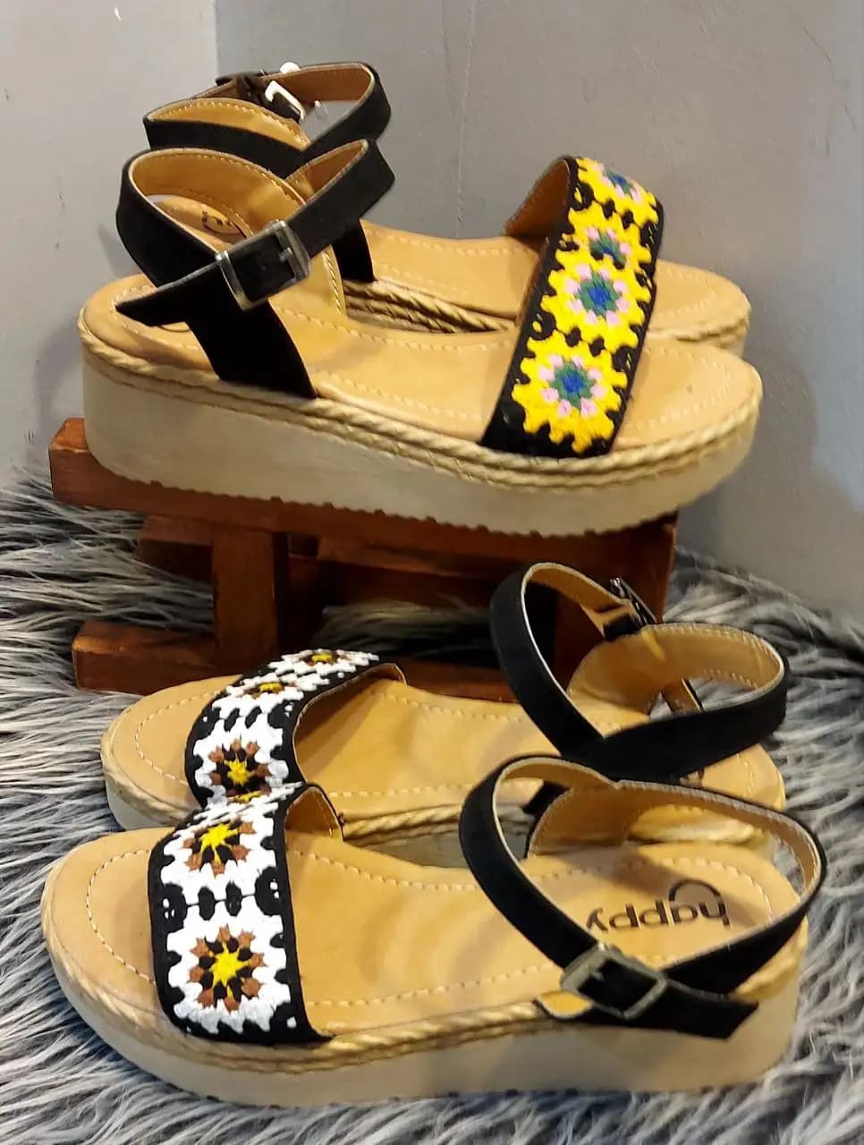 صندل سنتی گلدوزی (مشکی-زرد) کد 4214 — تصویر ۲