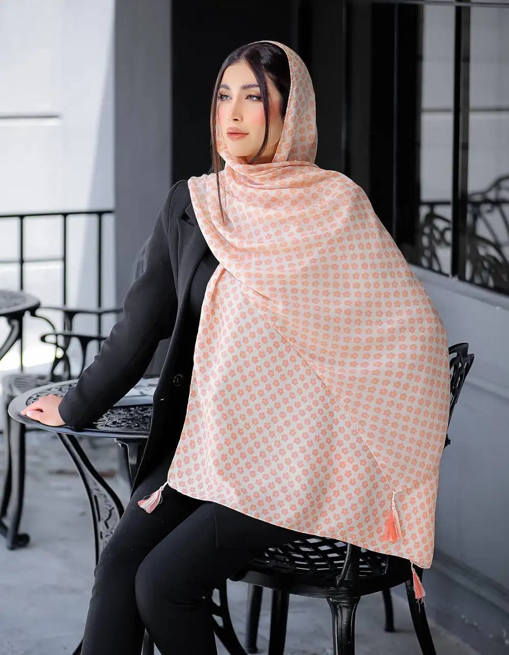 شال چاپی خیس پارچه سیا اسکارف منگوله دار کد 4136