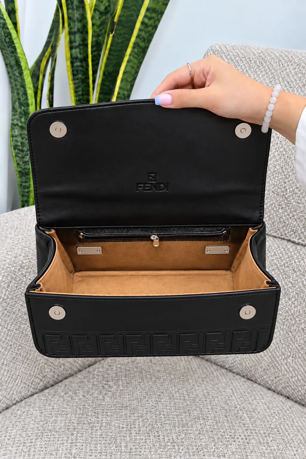 کیف دستی و دوشی زنانه فندی FENDI مشکی زنجیری — تصویر ۷