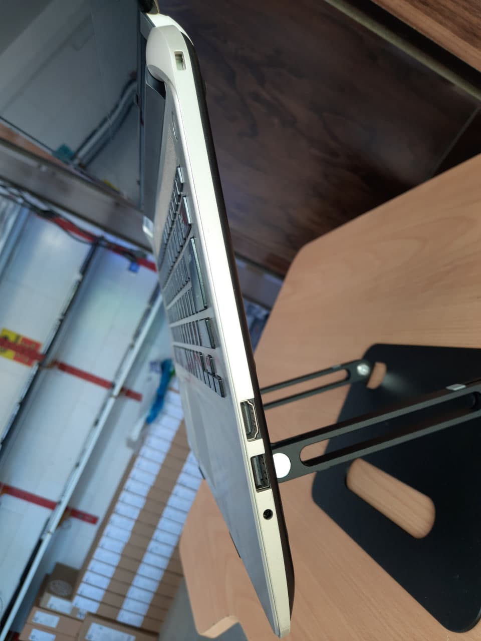 لپ تاپ استوک توشیبا ژاپنی Toshiba Dynabook P54/27M — تصویر ۵