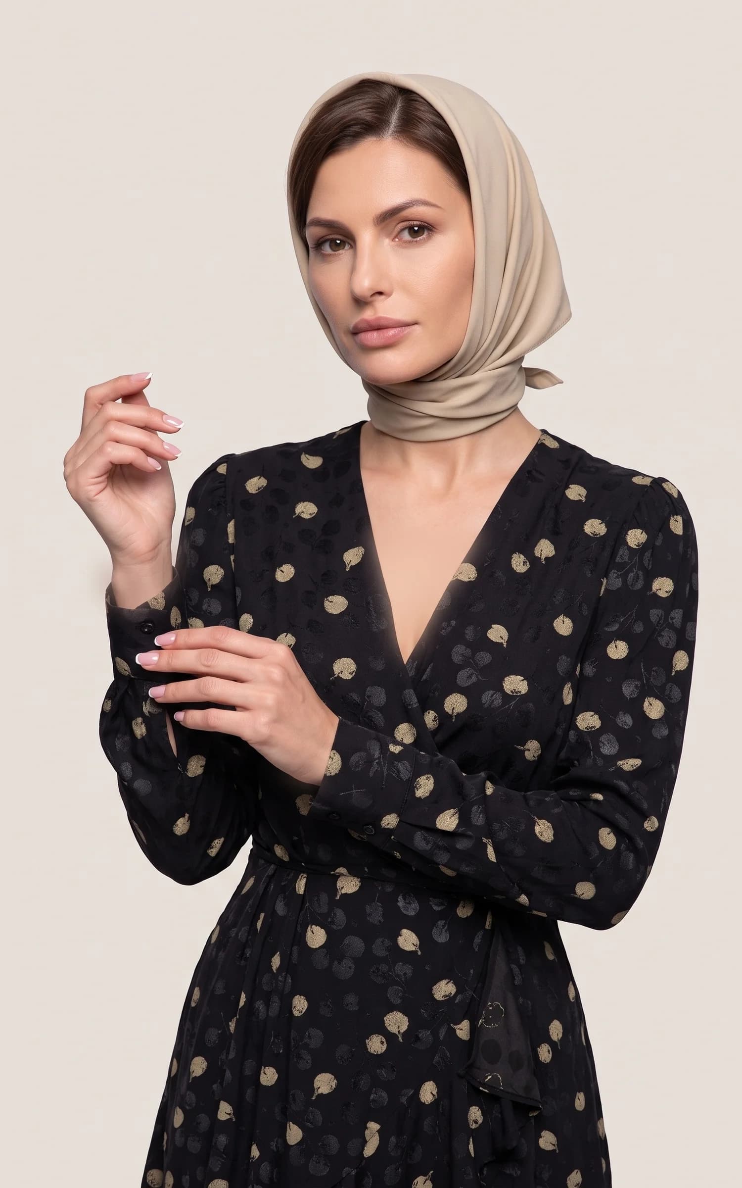پیراهن زنانه مشکی کوتاه گل‌دار آستین بلند nevado کد 405014051898 — تصویر ۲