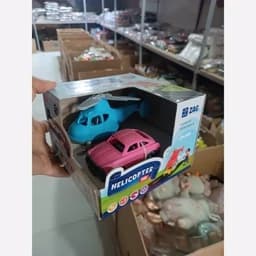 هلی کوپتر با ماشین اسباب بازی زاگ — تصویر ۲