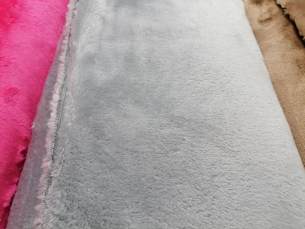 پارچه پولیش پرز کوتاه طوسی روشن (پارچه نیوسافت عرض 1.5 متر) — تصویر ۳