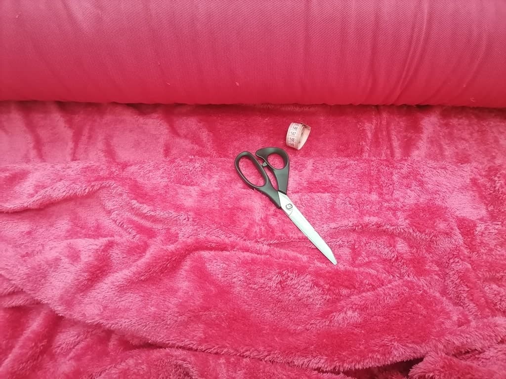 پارچه پولیشی سرخابی (پارچه عروسک سازی ایرانی عرض 1.8 متر) — تصویر ۴