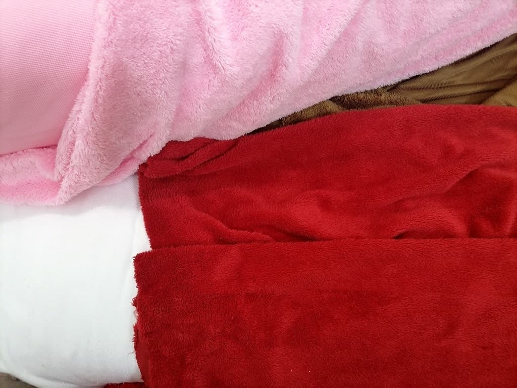 پارچه پولیشی قرمز ایرانی (پارچه عرض 1.8 متر) — تصویر ۳