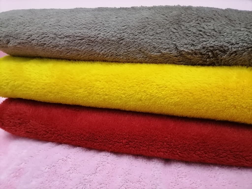 پارچه پولیشی قرمز ایرانی (پارچه عرض 1.8 متر) — تصویر ۲