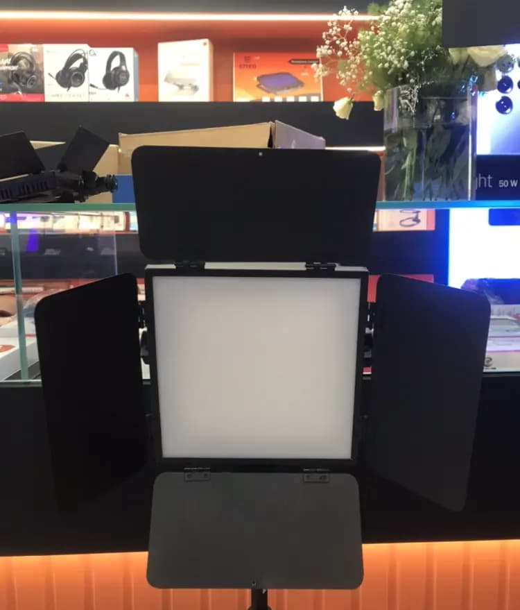 نور ثابت ال ای دی پاناسان مدل S290promax — تصویر ۲