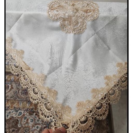رومیزی روپشتی شانل دور گیپور ابریشمی سایز 80 — تصویر ۶