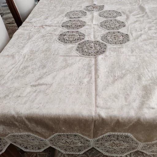 رومیزی غذاخوری 4 نفره مستطیل مخمل دانتل طرح هشت ضلعی 125*170