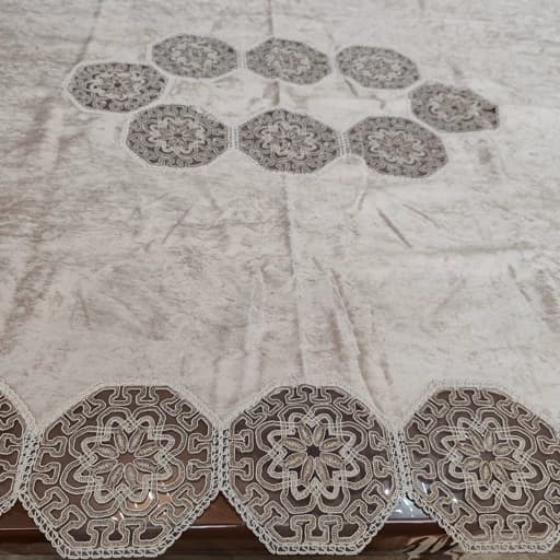 رومیزی غذاخوری 4 نفره مستطیل مخمل دانتل طرح هشت ضلعی 125*170 — تصویر ۸