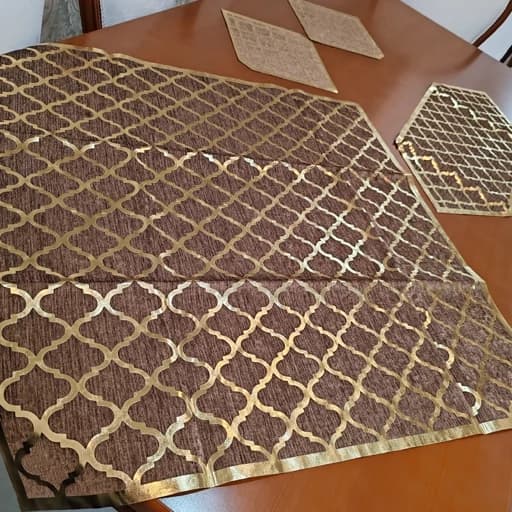 سرویس رومیزی مخمل چرم طلایی چهار تکه مربع دار — تصویر ۷