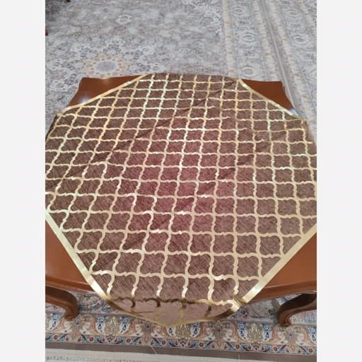سرویس رومیزی مخمل چرم طلایی چهار تکه مربع دار — تصویر ۳