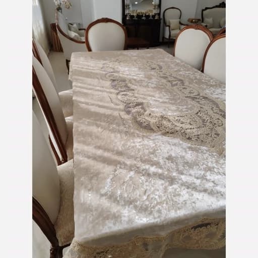 رومیزی غذاخوری مخمل دانتل ترکیه طرح ورساچه سایز 150*250 — تصویر ۳