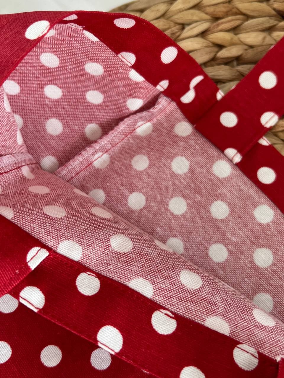 بگ پارچه ای- طرح داک قرمز خالخالی — تصویر ۵