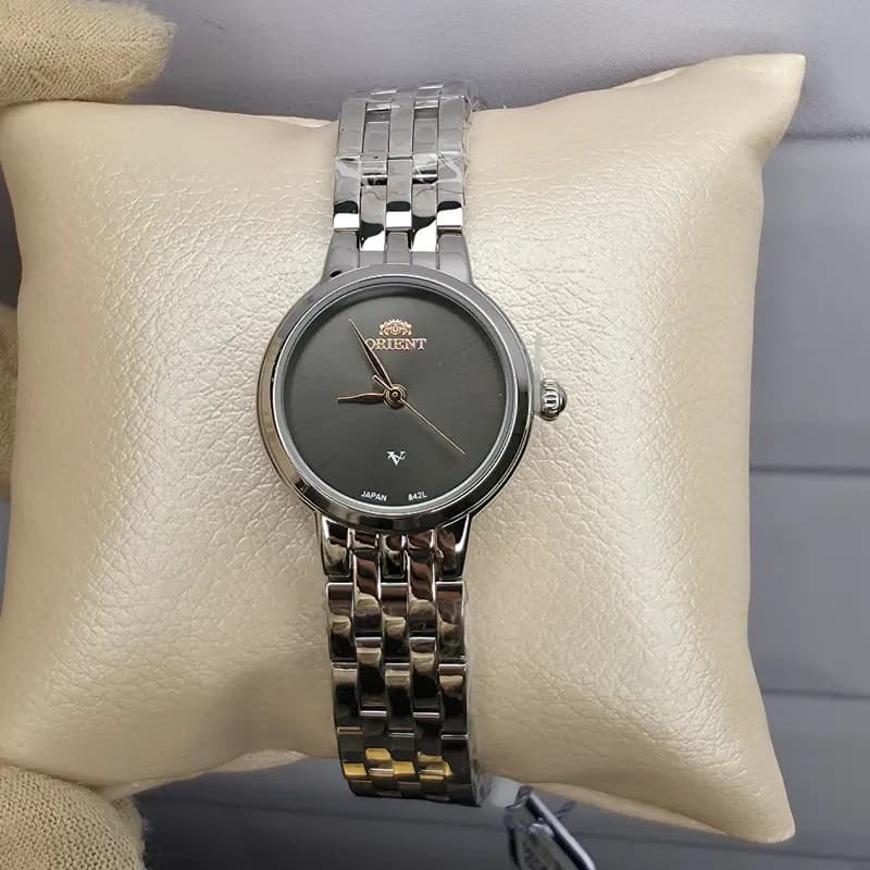 ساعت مچی عقربه ای اورجینال زنانه اورینت وی(V)نقره ای دودی مدل 842L — تصویر ۵