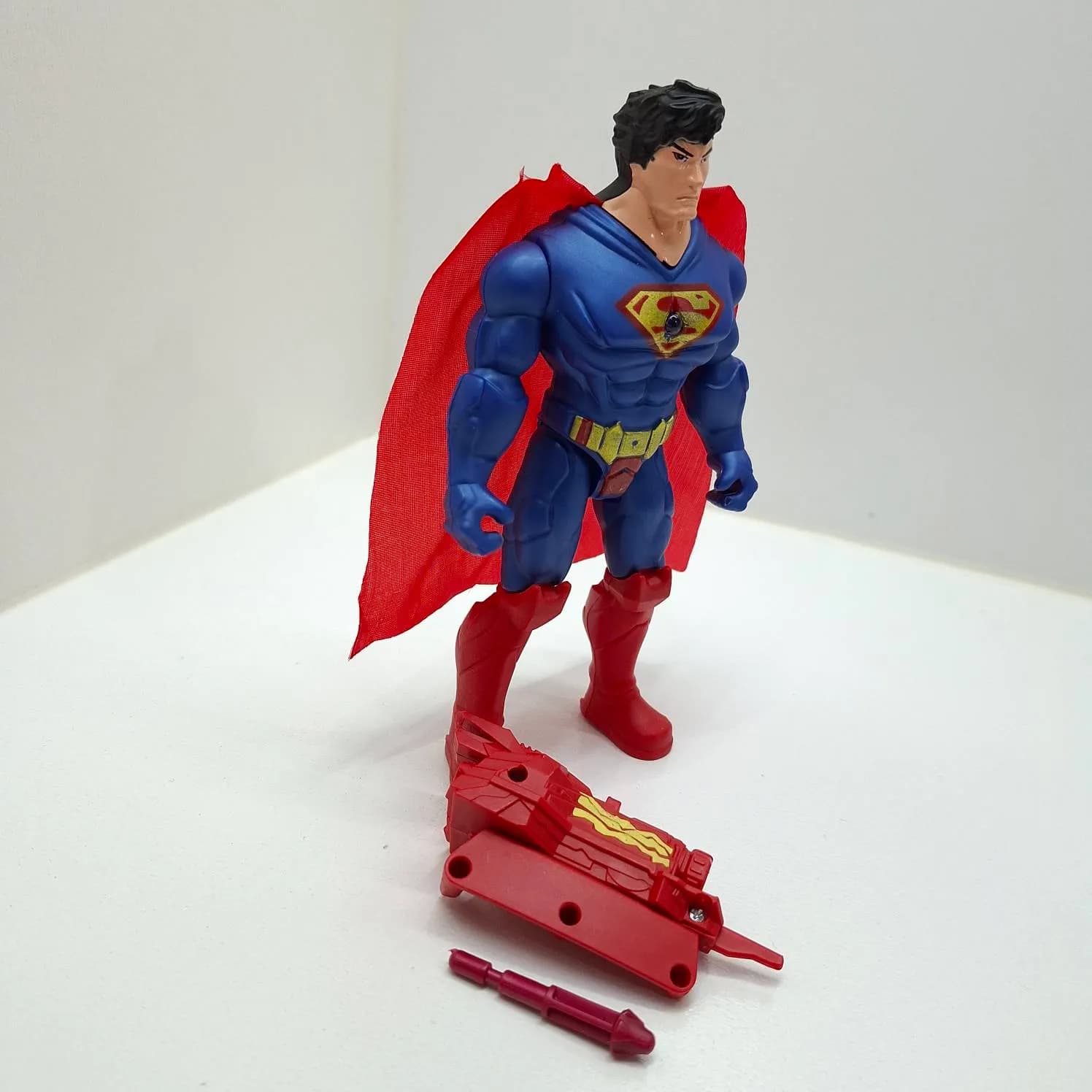 اکشن فیگور سوپرمن SuperMan تیر پرتاب‌کن چراغ‌دار کد 15-3099 — تصویر ۳