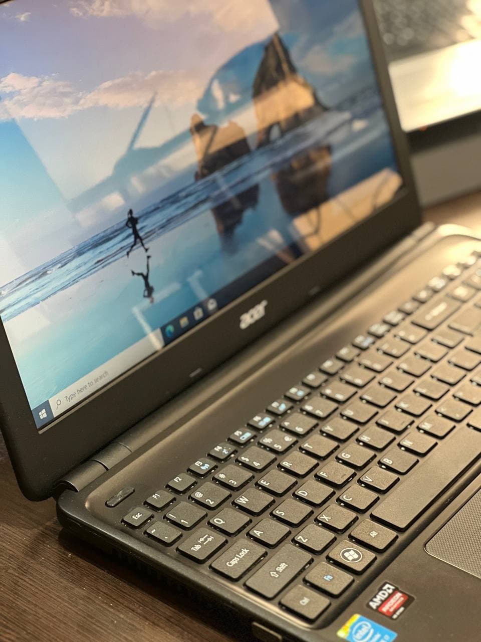 لپ تاپ ایسر Acer aspire e1-572g i7 4200u Ram 8gb Hdd 500gb گرافیک مجزا — تصویر ۲