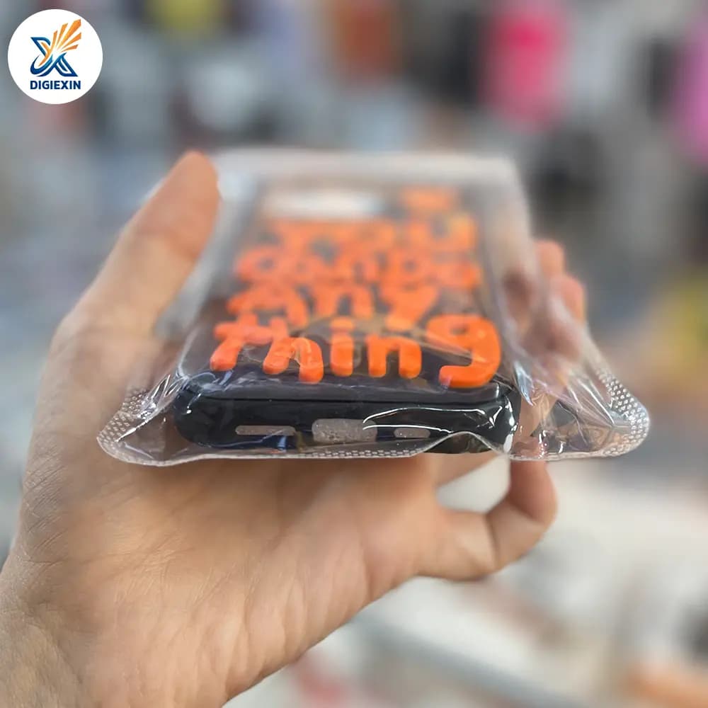 کاور طرح دار انگیزشی مناسب برای آیفون 15 نرمال — تصویر ۲