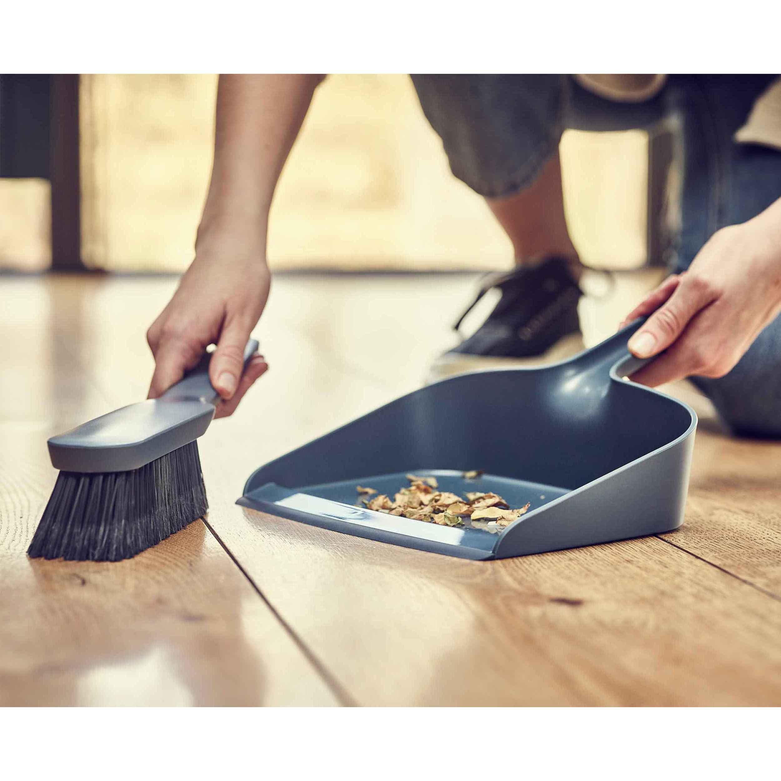 جارو و خاک انداز دیواری جوزف جوزف مدل Joseph Joseph CleanStore — تصویر ۶