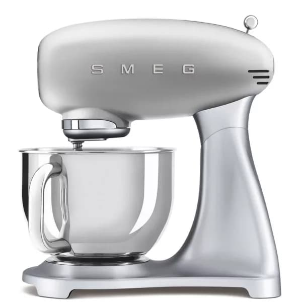 همزن اسمگ پایه استیل نقره ای مدل Smeg SMF02 — تصویر ۲