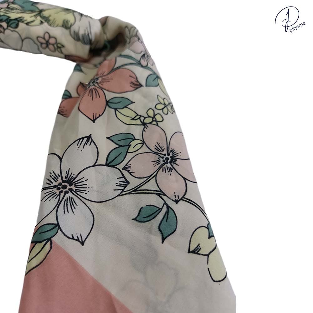 دستمال سر و گردن زنانه اکسسورایز گلدار — تصویر ۳