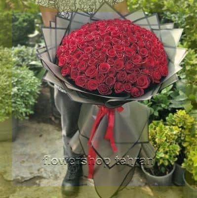 اگر وقت رفتن به گلفروشی را نداری، سفارش گل برای نمایشگاه را اینترنتی سفارش بده