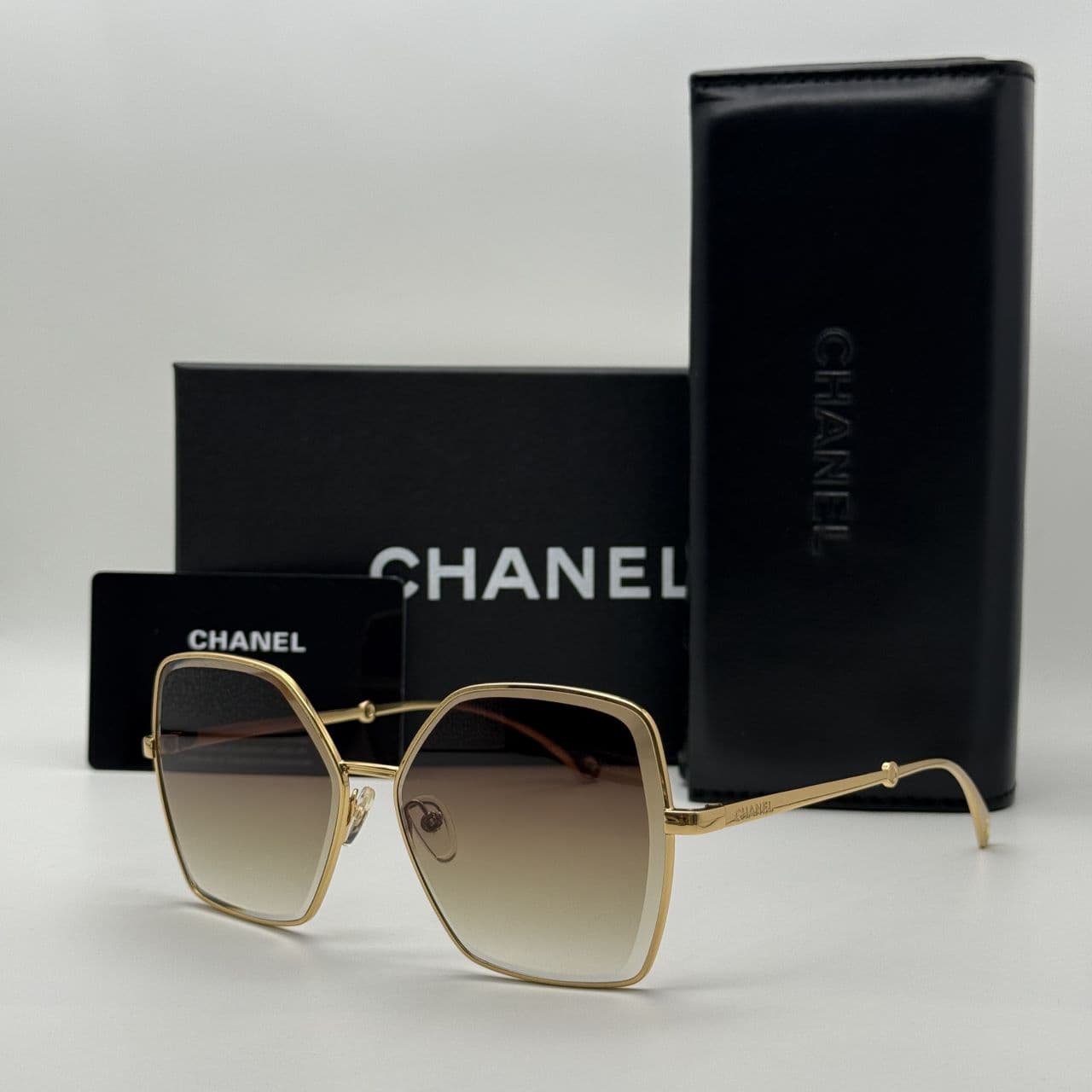 عینک آفتابی زنانه CHANEL کد 4262