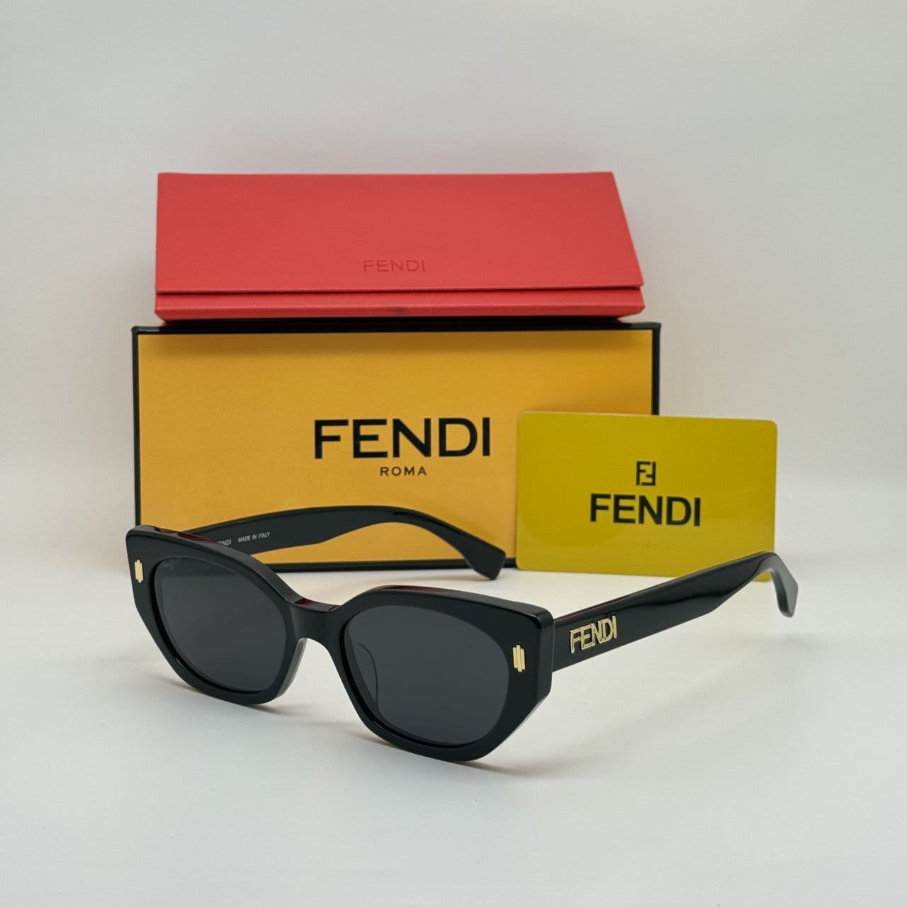 عینک آفتابی زنانه FENDI کد FE400181