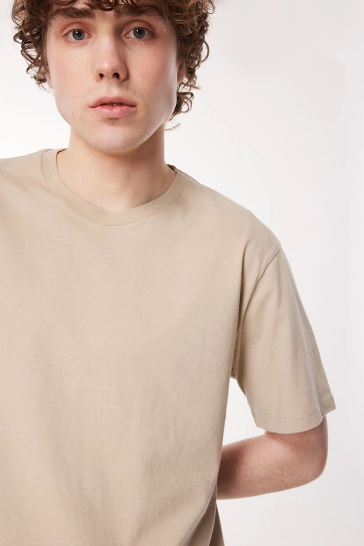 تی شرت لیوایز مردانه 100% پنبه بژ راسته Relaxed/ریلکس Relaxed/ریلکس Daily/روزانه | Levi’s A9437-0002 TR — تصویر ۳