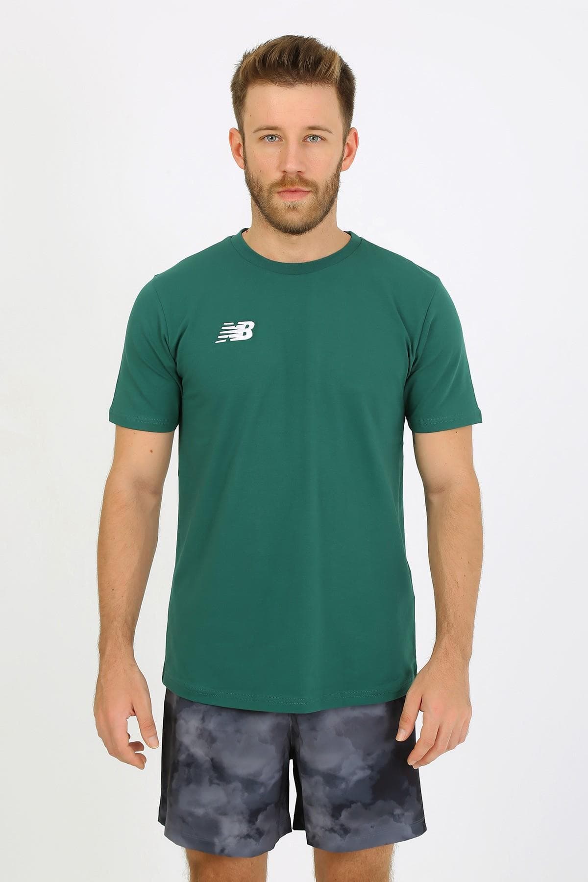 تی شرت ورزشی نیو بالانس مردانه پارچه سبز راسته Regular/رگولار Regular/رگولار اسپرت | New Balance TST2235-SPG TR